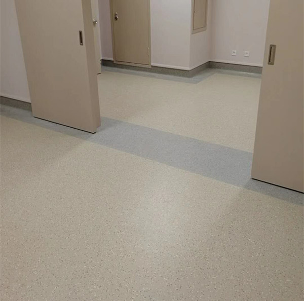 森纳卷材橡胶地板成为医院装修的新宠