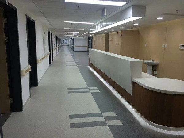 医院橡胶地板铺装有多种方法