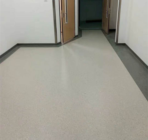 医院为什么使用橡胶地板？